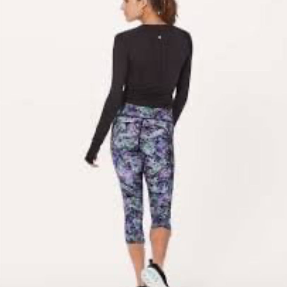 💜💚🍋 Lululemon inspire crop